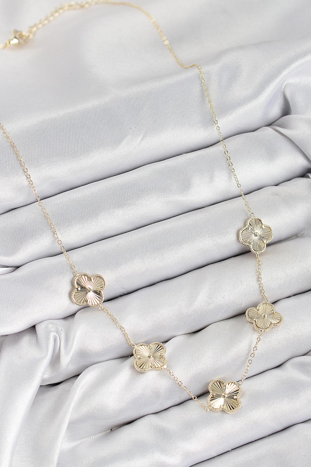 Pirinç VIP Yonca Model Gold Renk Kadın Kolye