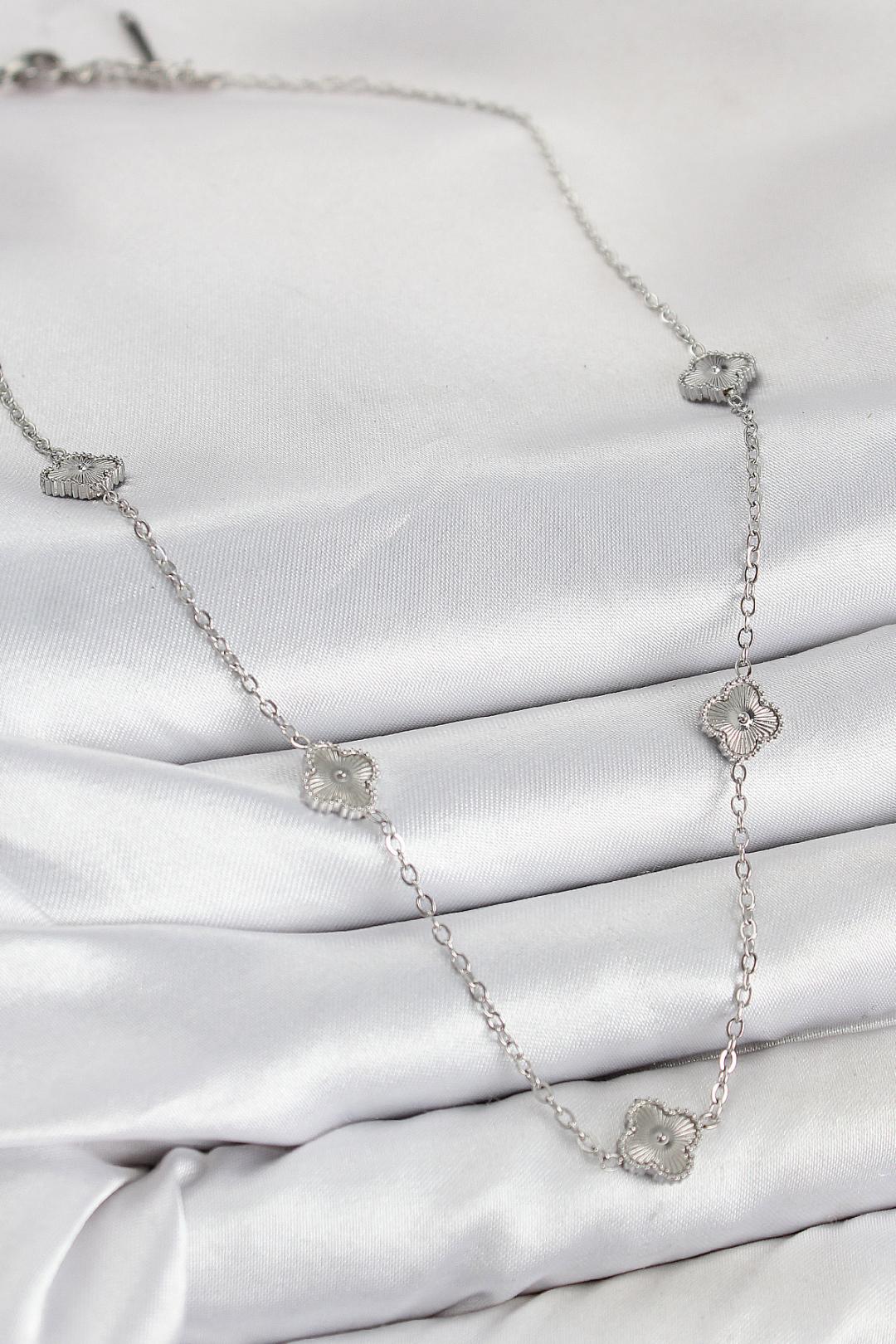 316L Çelik Yonca Model Gümüş Renk Kadın Kolye