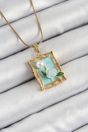 316L Çelik Zincir Turkuaz Sanatsal Portre İnci Detaylı Gül Figürlü Model Gold Renk Kadın Kolye