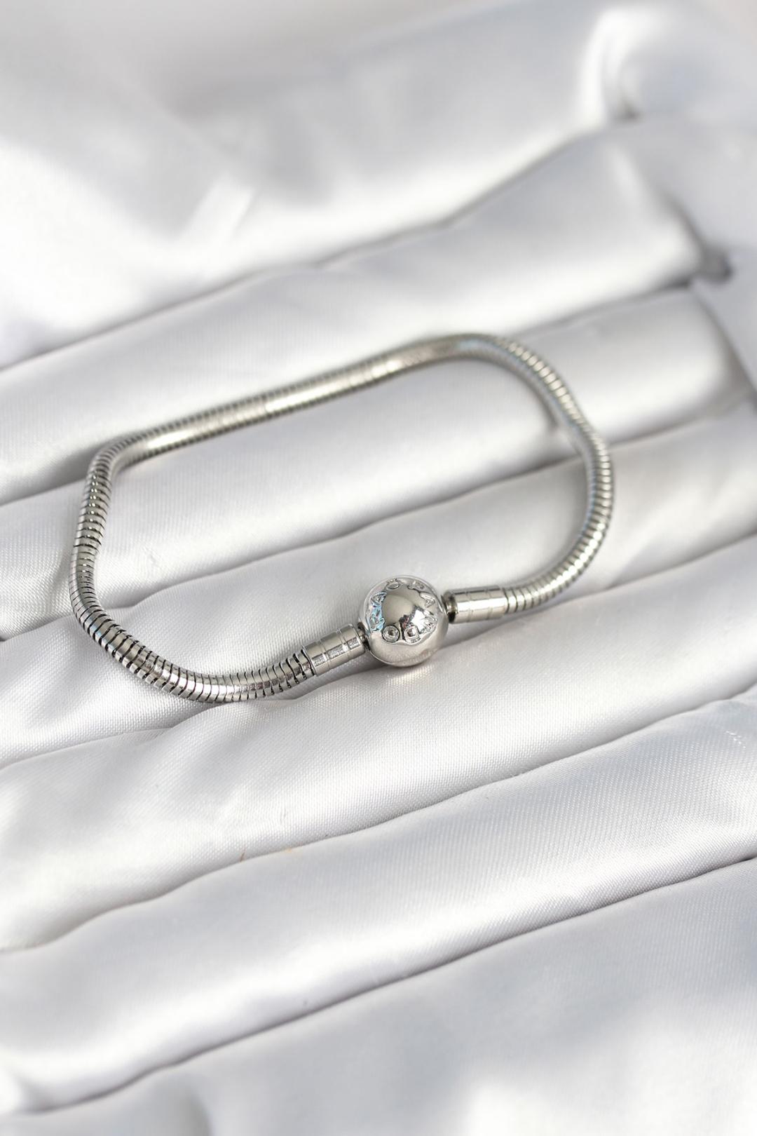 Gümüş Renk Pirinç Charm Bileklik BB8015