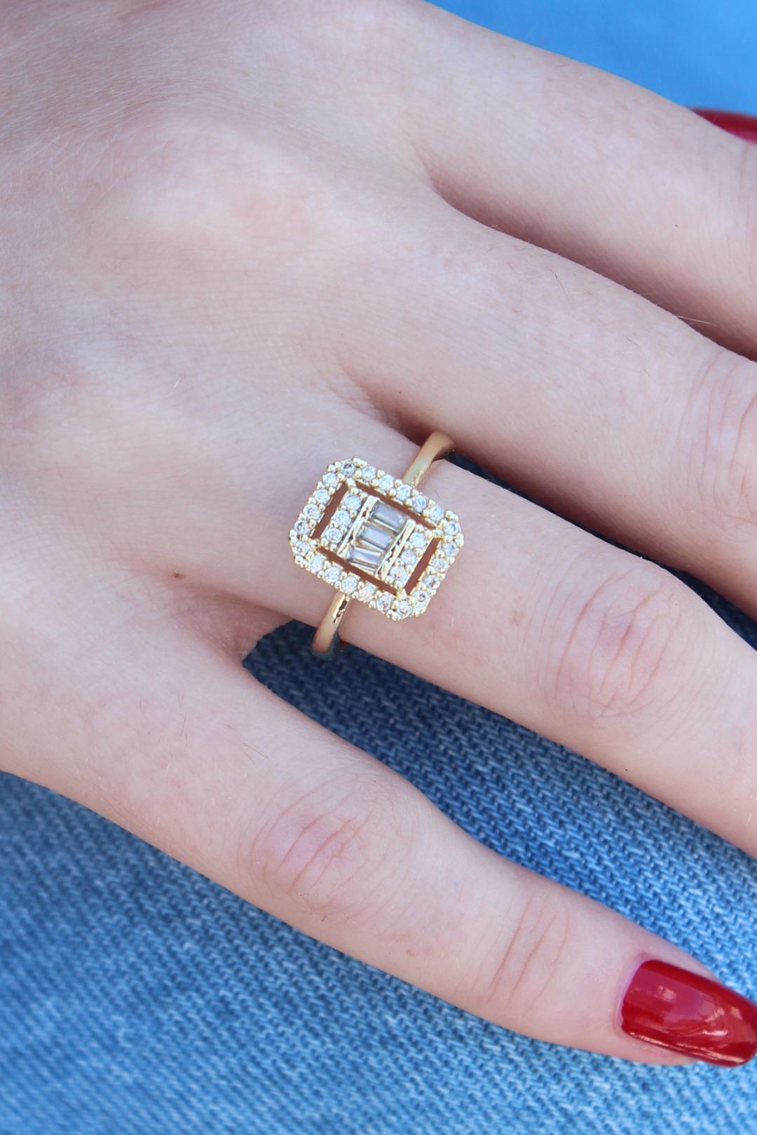 Gold Renk Baget Zirkon Taşlı Kadın Yüzük BYK2601